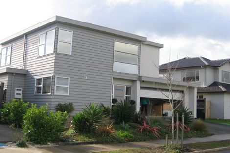 Photo of property in 25 Cambrian Crescent, Flat Bush, Auckland, 2016