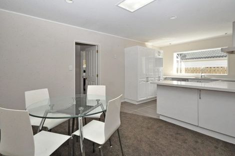 Photo of property in 2/45 Great South Road, Papakura, 2110