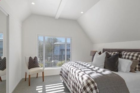 Photo of property in 34 Aikmans Road, Merivale, Christchurch, 8014