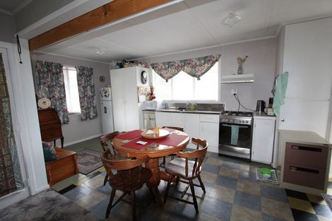 Photo of property in 100 Elizabeth Drive, Tokoroa, 3420