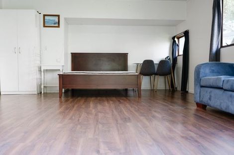 Photo of property in 7 Geoffrey Road, Torbay, Auckland, 0630