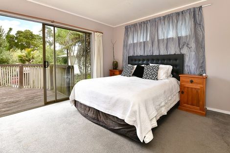 Photo of property in 119 Awaroa Road, Helensville, 0800
