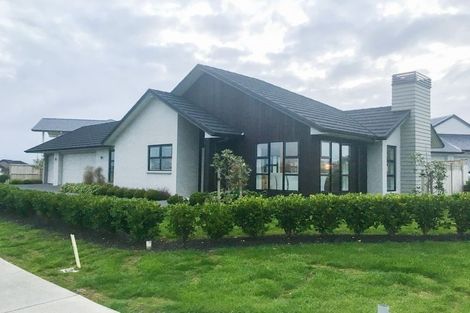 Photo of property in 1 Breton Road, Karaka, Papakura, 2113