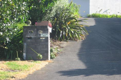 Photo of property in 2/15 Greenridge Court, Glenfield, Auckland, 0629