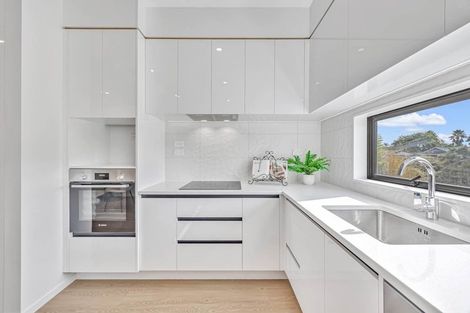 Photo of property in 252 Pakuranga Road, Pakuranga Heights, Auckland, 2010