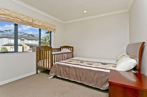 Photo of property in 13 Spoonbill Place, Unsworth Heights, Auckland, 0632