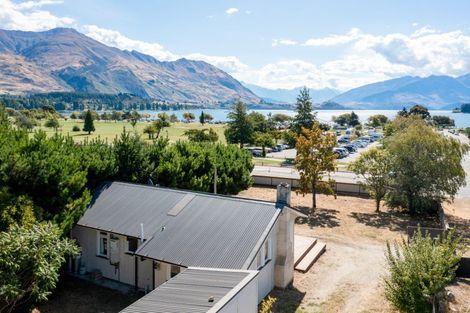 Photo of property in 33 Dungarvon Street, Wanaka, 9305