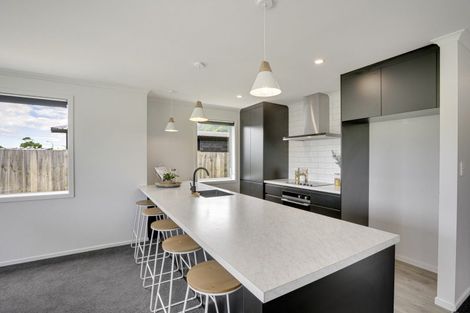 Photo of property in 17 Mahia Lane, Waikanae, 5036