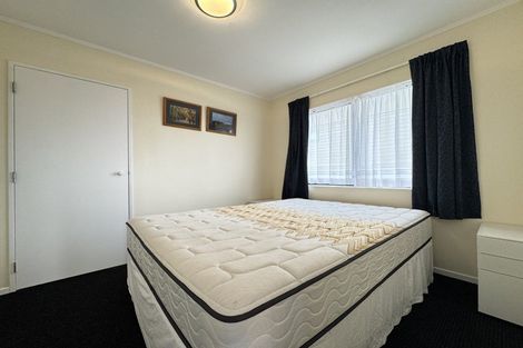 Photo of property in 16 Cathie Place, Karori, Wellington, 6012