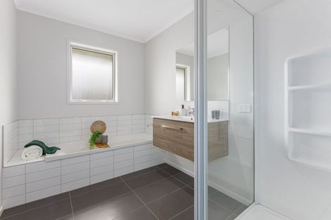 Photo of property in 26 Mooring Close, Whitby, Porirua, 5024