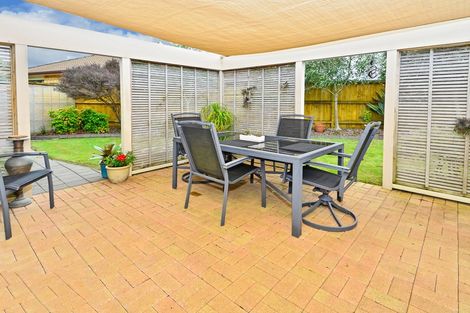 Photo of property in 56 Stranraer Crescent, Wattle Downs, Auckland, 2103
