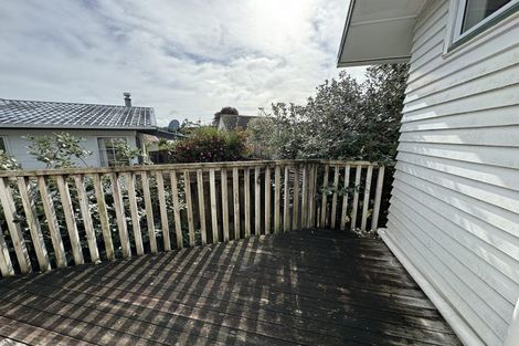 Photo of property in 97 Atkinson Road, Titirangi, Auckland, 0604