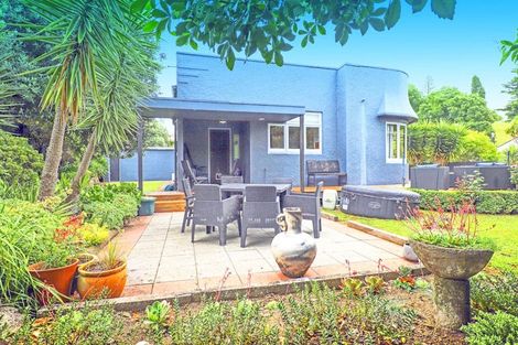 Photo of property in 18 Saint Marys Road, Waipukurau, 4200