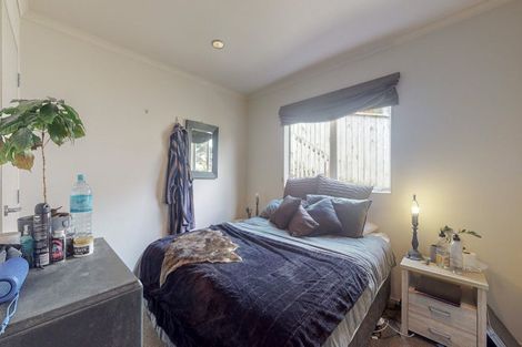 Photo of property in 57 Glanmire Road, Newlands, Wellington, 6037