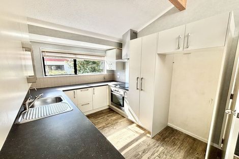 Photo of property in 77 Meadowvale Rise, Titirangi, Auckland, 0604