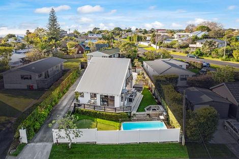 Photo of property in 17 Zealandia Road, Manly, Whangaparaoa, 0930