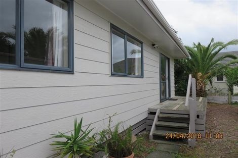Photo of property in 36 Strid Road, Te Atatu South, Auckland, 0610