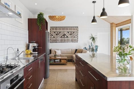 Photo of property in 243 Clevedon Kawakawa Road, Clevedon, Papakura, 2585