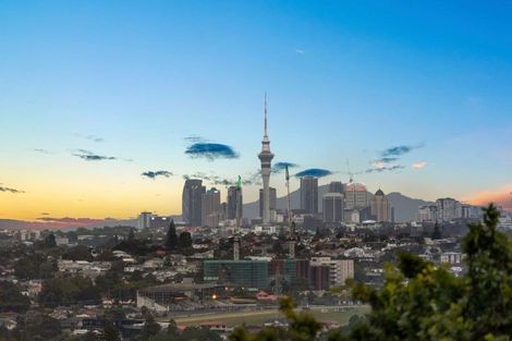 Photo of property in 4/14 Roland Hill, Glen Eden, Auckland, 0602