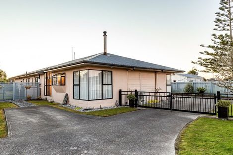 Photo of property in 4 Hunter Street, Westport, 7825