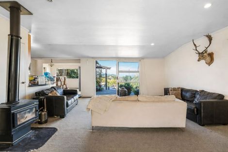 Photo of property in 2856 South Head Road, South Head, Helensville, 0874
