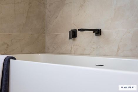 Photo of property in 4 Seawind Way, Hobsonville, 0616