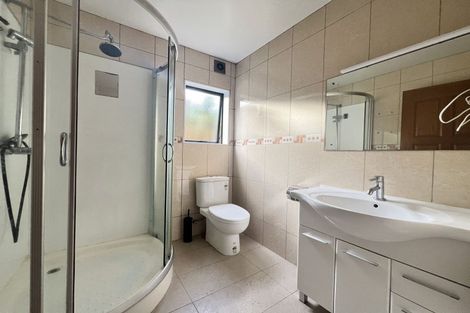 Photo of property in 16 City View Terrace, Birkenhead, Auckland, 0626