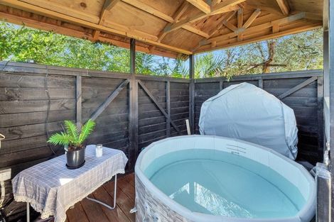 Photo of property in 17 Gendo Avenue, Henderson, Auckland, 0612