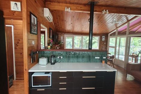 Photo of property in 26 Sylvan Valley Avenue, Titirangi, Auckland, 0604