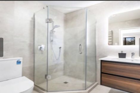 Photo of property in 1e Edgewood Way, Henderson, Auckland, 0612