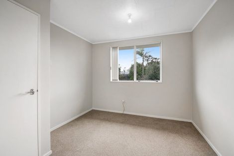 Photo of property in 2/26 Parakai Avenue, Parakai, 0830