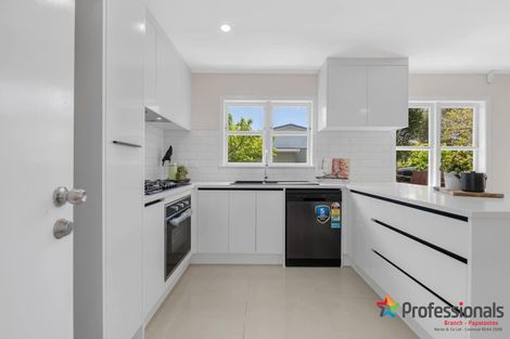 Photo of property in 27 Takanini Road, Takanini, 2112