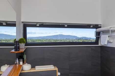 Photo of property in 101 Kakariki Grove, Waikanae, 5036