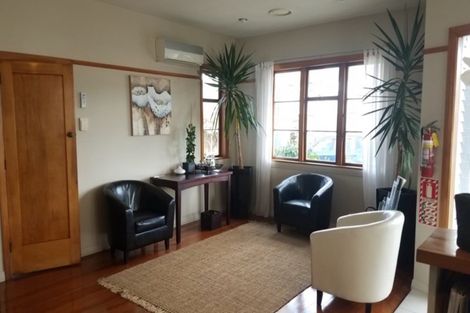 Photo of property in 128 Wilsons Road, Saint Martins, Christchurch, 8022