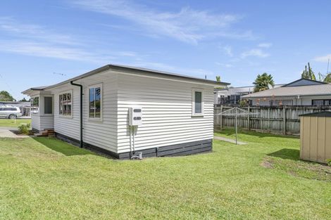 Photo of property in 12e Woodhouse Place, West Harbour, Auckland, 0618