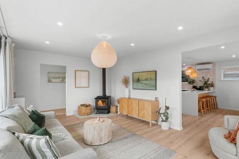 Photo of property in 21 Woodstock Place, Russley, Christchurch, 8042