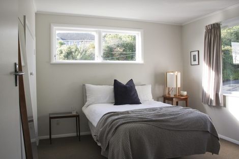 Photo of property in 2 Paparangi Crescent, Paparangi, Wellington, 6037