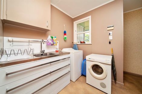 Photo of property in 9 Ropata Street, Hawera, 4610