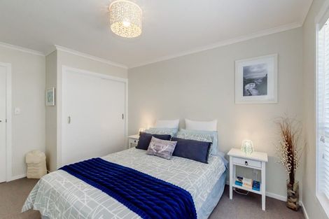 Photo of property in 44 Rewarewa Crescent, Waikanae, 5036