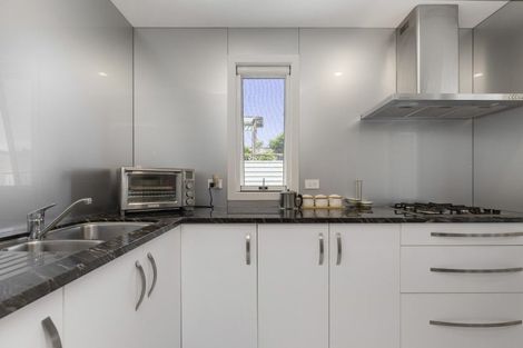 Photo of property in 28 Magnolia Rise, Waipahihi, Taupo, 3330