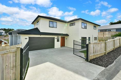 Photo of property in 16 Kahu Close, Orewa, 0931