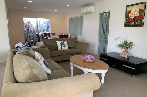 Photo of property in 3 Kouras Place, Flat Bush, Auckland, 2016