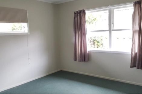 Photo of property in 24 Ocean View Road, Hatfields Beach, Orewa, 0931
