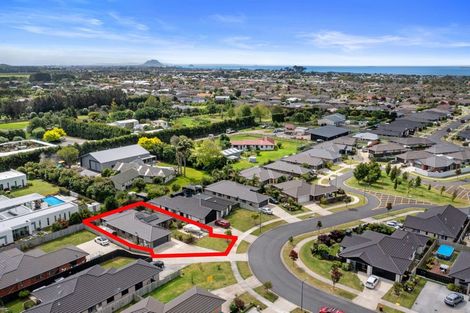 Photo of property in 27 Leet Crescent, Papamoa Beach, Papamoa, 3118