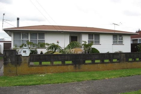 Photo of property in 24 Muir Avenue, Mangere Bridge, Auckland, 2022