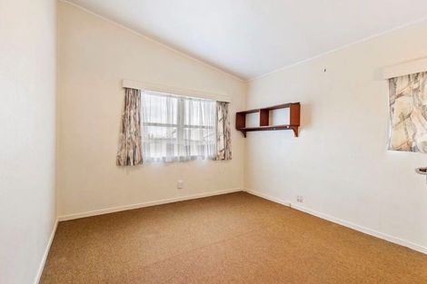 Photo of property in 128 Archibald Road, Kelston, Auckland, 0602
