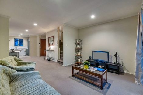 Photo of property in 39 Verdale Circle, Glen Eden, Auckland, 0602