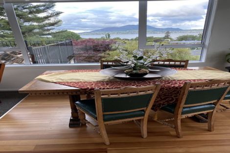 Photo of property in 6 Earle Place, Acacia Bay, Taupo, 3330