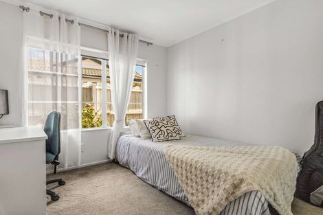 Photo of property in 52 Riverton Drive, Randwick Park, Auckland, 2105