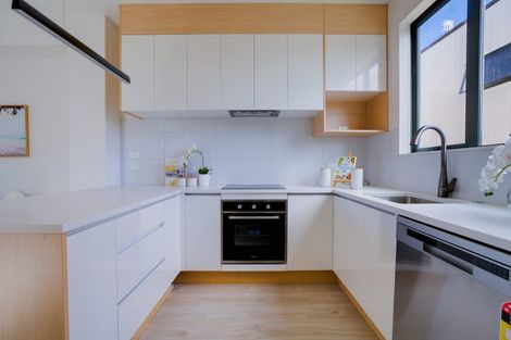 Photo of property in 1/12 South Pacific Place, Henderson, Auckland, 0612